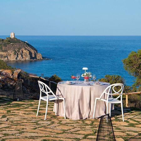 Baia Di Chia Resort Sardinia, Curio Collection By Hilton Esterno foto