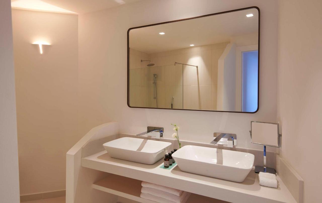 Baia Di Chia Resort Sardinia, Curio Collection By Hilton Esterno foto