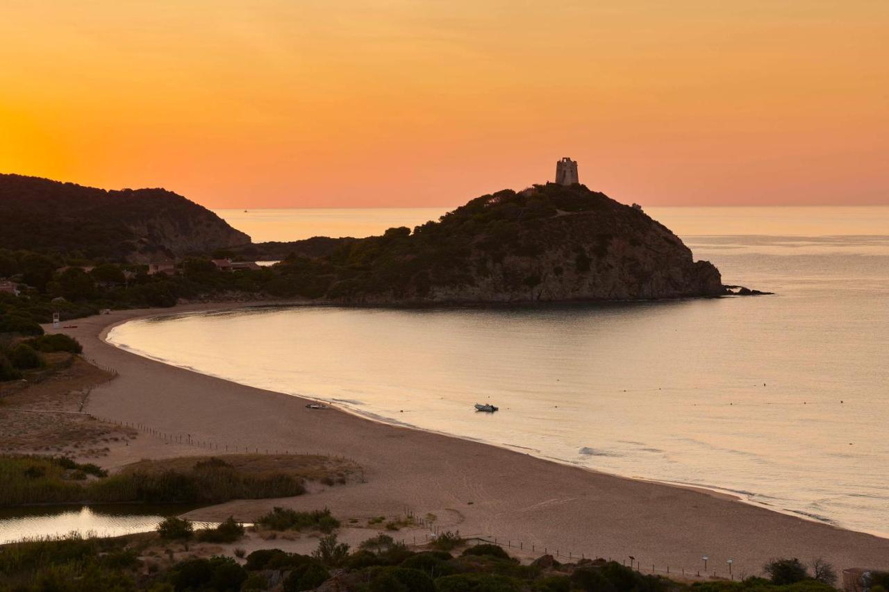 Baia Di Chia Resort Sardinia, Curio Collection By Hilton Esterno foto