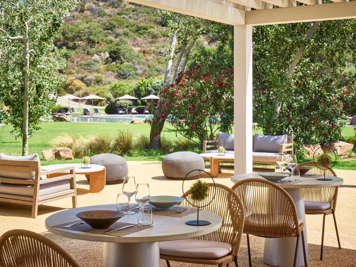 Baia Di Chia Resort Sardinia, Curio Collection By Hilton Esterno foto