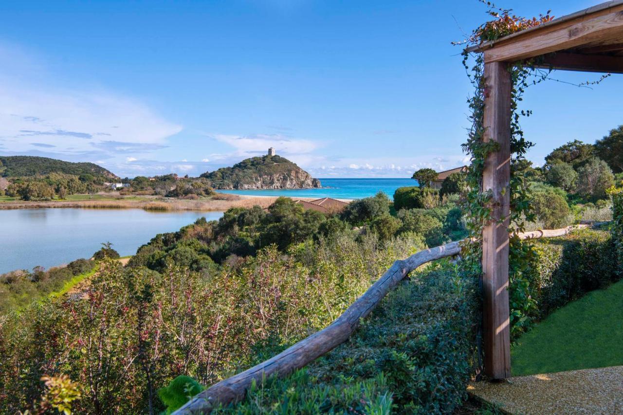 Baia Di Chia Resort Sardinia, Curio Collection By Hilton Esterno foto