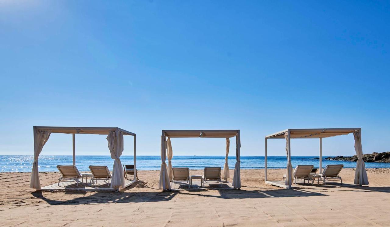 Baia Di Chia Resort Sardinia, Curio Collection By Hilton Esterno foto