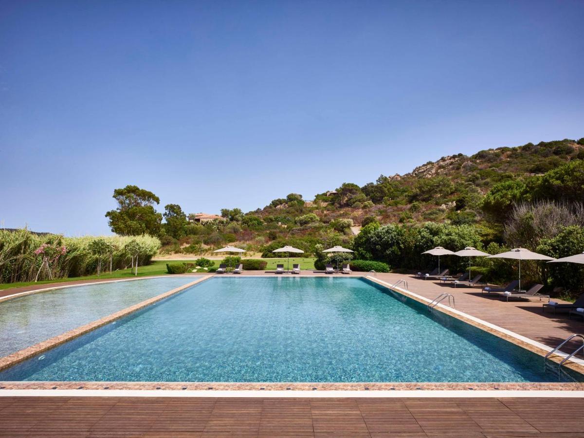 Baia Di Chia Resort Sardinia, Curio Collection By Hilton Esterno foto