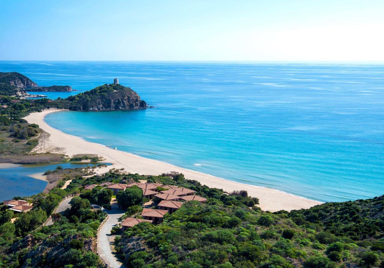 Baia Di Chia Resort Sardinia, Curio Collection By Hilton Esterno foto