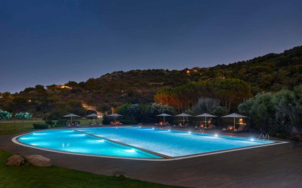 Baia Di Chia Resort Sardinia, Curio Collection By Hilton Esterno foto