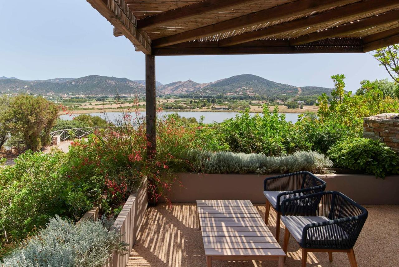 Baia Di Chia Resort Sardinia, Curio Collection By Hilton Esterno foto