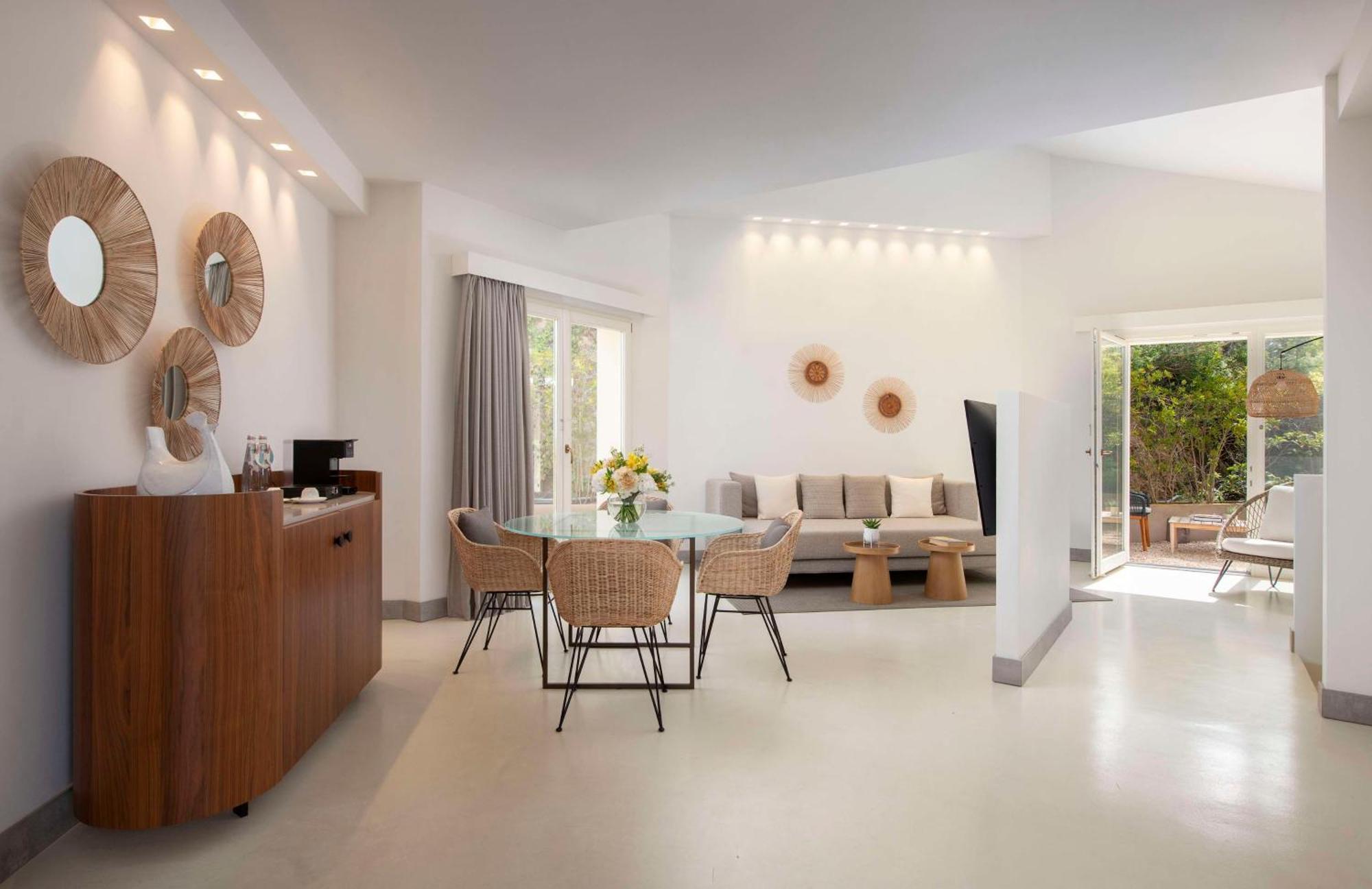 Baia Di Chia Resort Sardinia, Curio Collection By Hilton Esterno foto